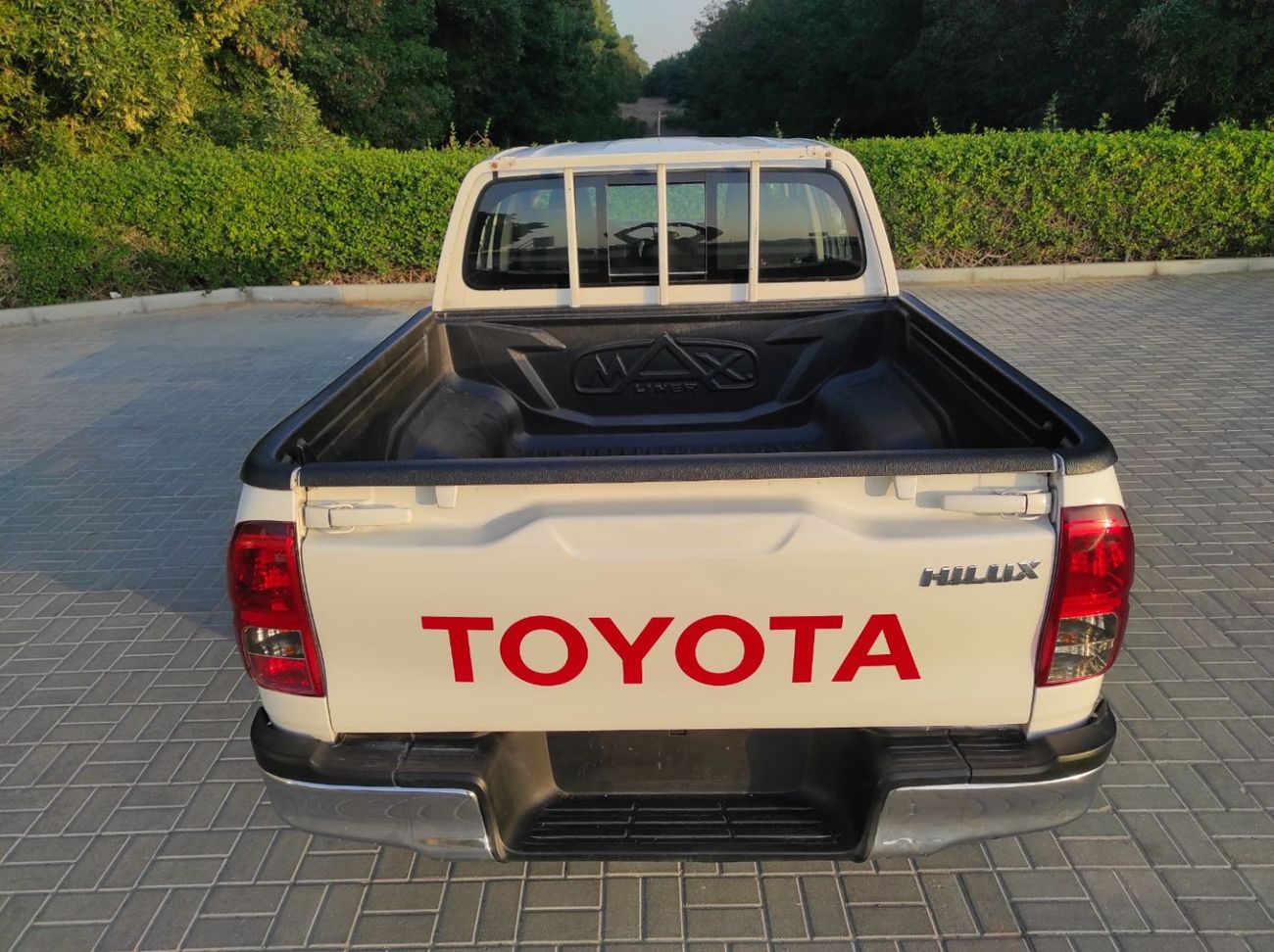 Toyota Hilux DLS 2.7L Toyota Hilux 2020 4×2 Full manual