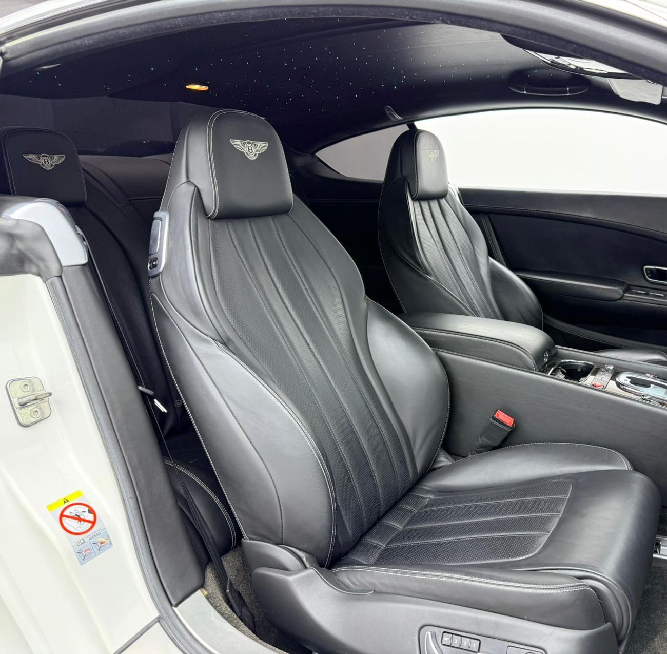Bentley Continental GT  2015 Bentley Continental GT, Just Been Serviced, Fully Loaded, Excellent Condition, GCC