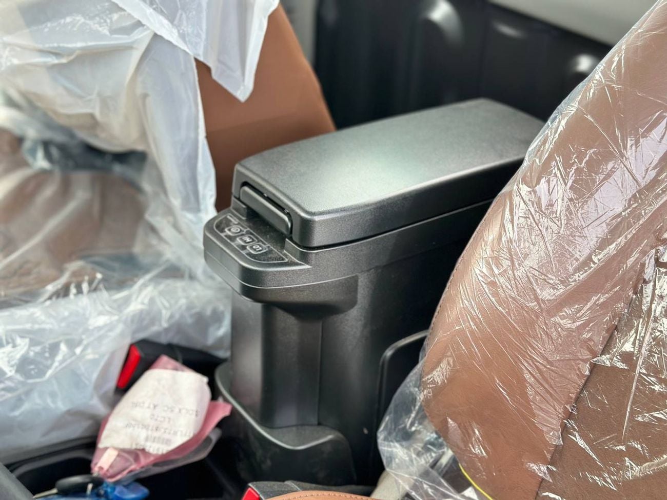 تويوتا لاند كروزر بيك آب S/C LC79 2.8 لتر ديزل أوتوماتيك // 2026 // كاملة المواصفات مع رادار، ثلاجة، قفل تفاضلي، مشغل DVD وكا