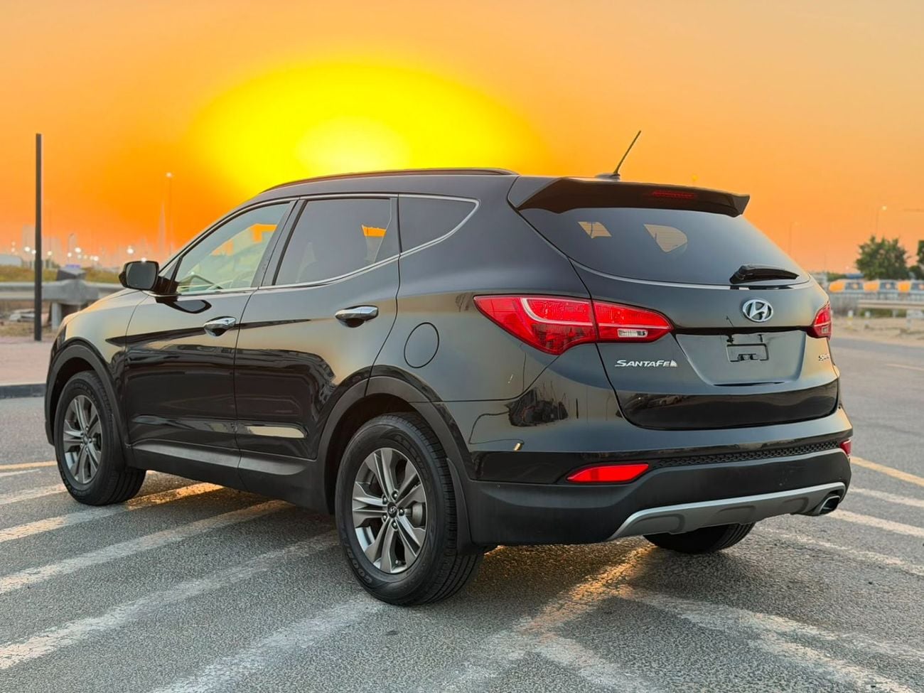 Hyundai Santa Fe 2016 Hyundai Santa Fe 2.4L V4 GDi Engine Sports - Canadian Specs Clean Car - Eco Drive Mode -