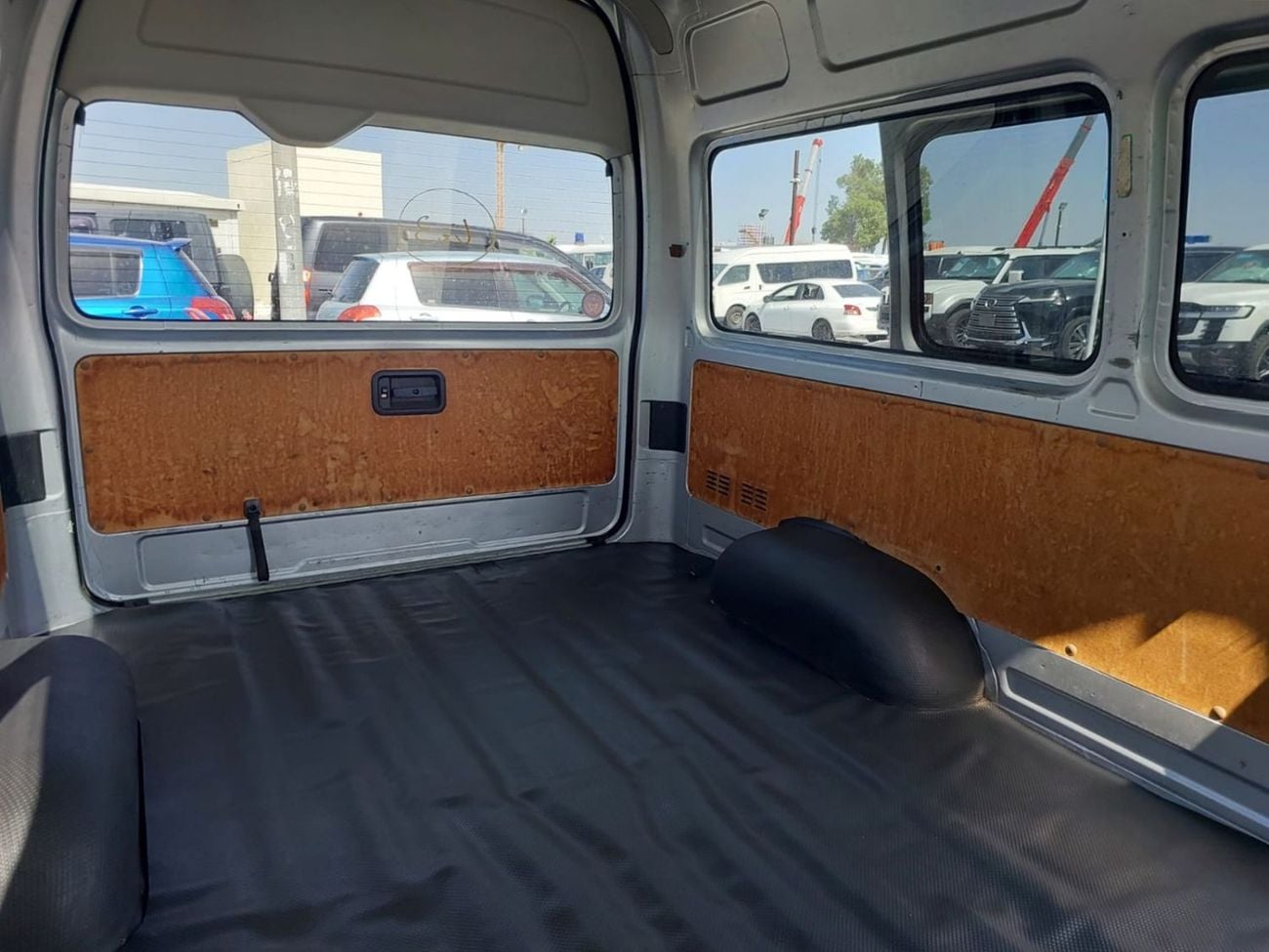 Toyota Hiace TOYOTA HIACE VAN RHD 2013 MODEL 3.0 L DIESEL AUTOMATIC(PM11956)