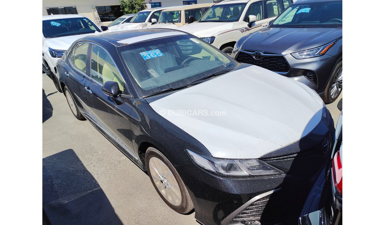 تويوتا كامري GLE-X 2.5L PETROL AUTOMATIC