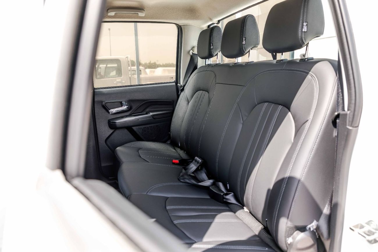 جريت وول وينغل 2026 Greatwall Wingle 5 4X2 Luxury 2.4L - Manual - Titanium White Inside Black | Export Price