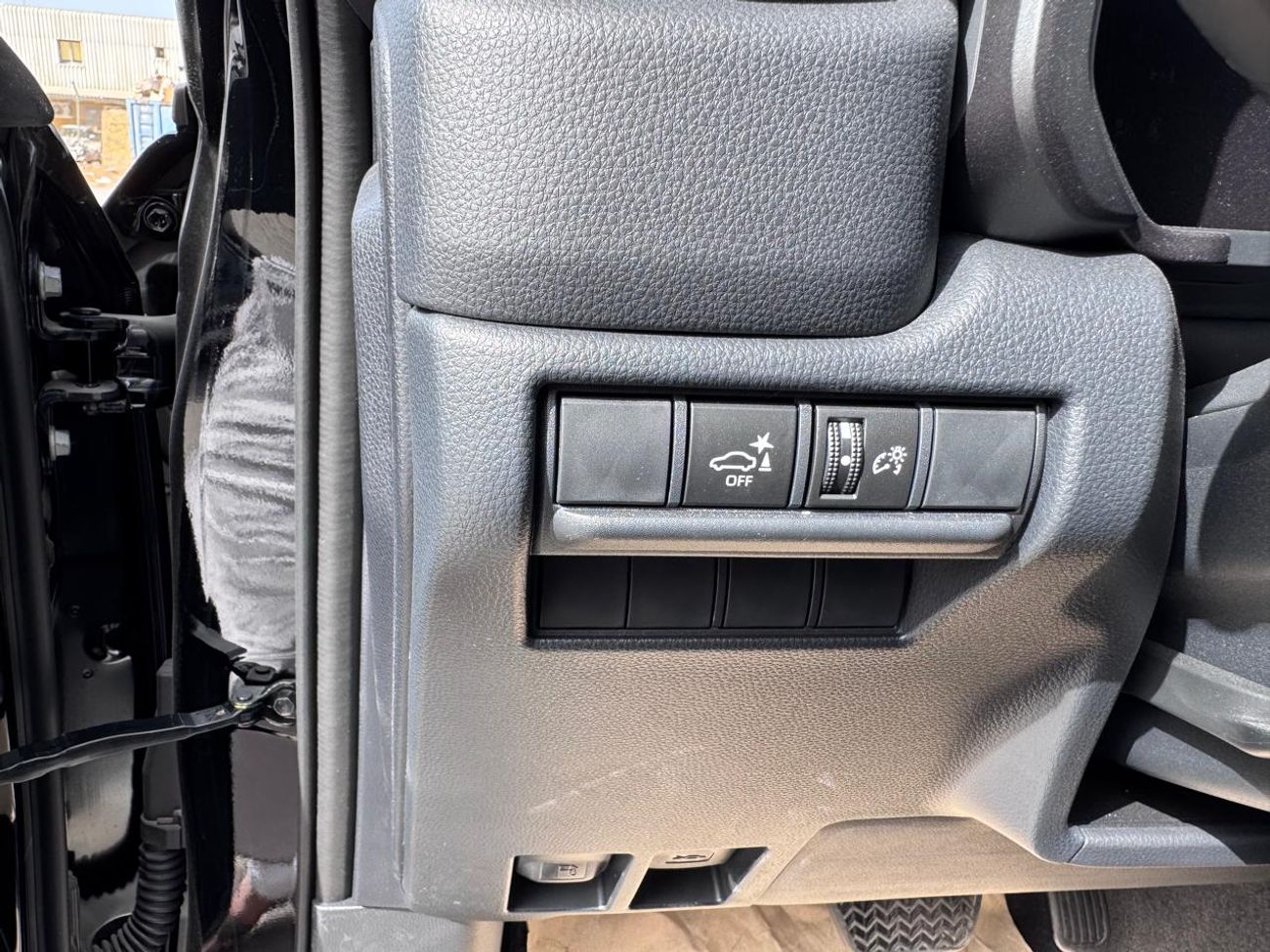 Toyota Prado 2.4L Basic (new shape)