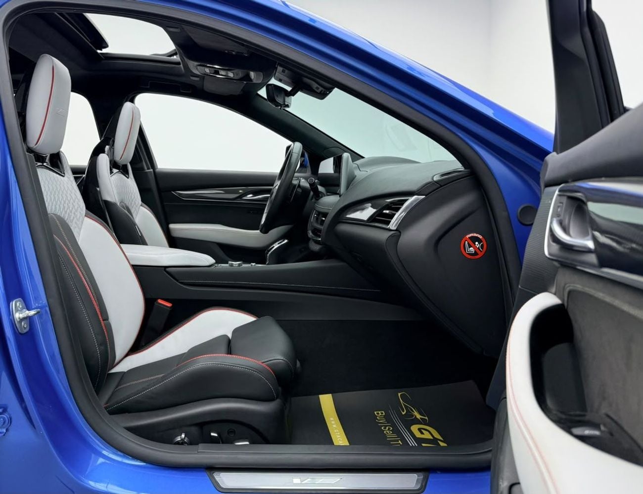 Cadillac CT5 V-SERIES BLACKWING 2025 Cadillac CT5 V Blackwing, 4 Years Warranty + Service Pack, Carbon Fiber Package, Low Km, GCC