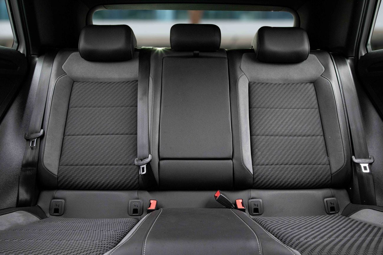 Volkswagen T ROC T-Roc R-Line | 1,469 P.M | 0% Downpayment | Low Kilometers!