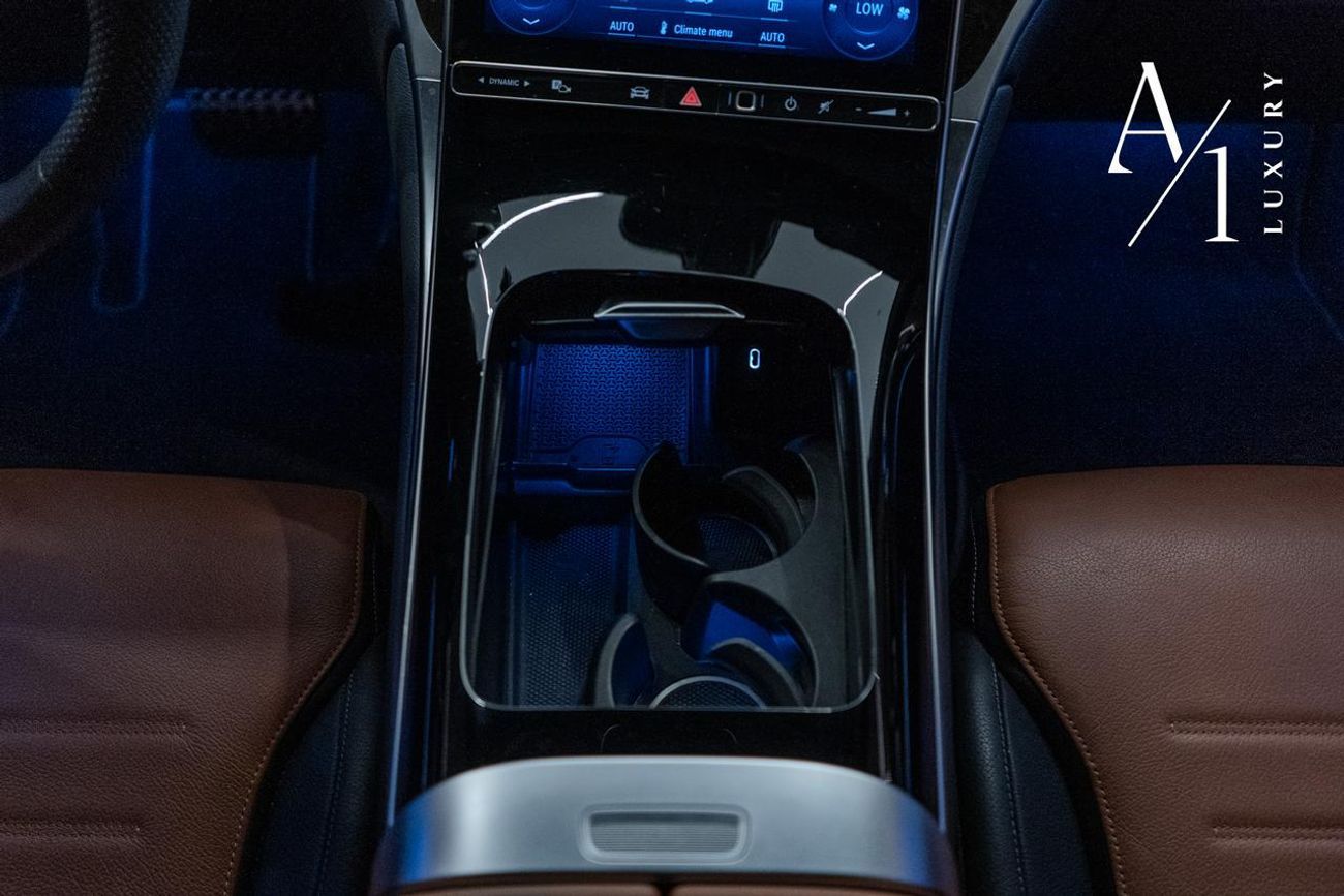 Mercedes-Benz GLC 200 4Matic 2023 Mercedes Benz GLC200 4MATIC, May 2028 Mercedes Warranty, Low Kms, GCC