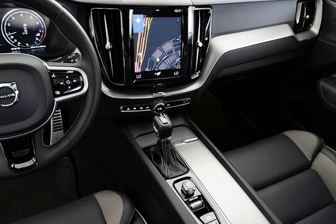 فولفو XC 60 T5 R Design 2.0L