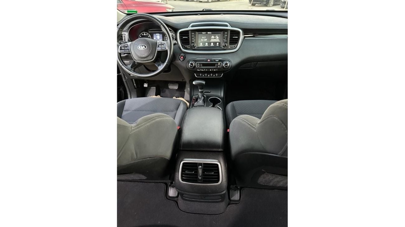 Kia Sorento car in perfect condition 2020 with engine capacity 2.4 4wd