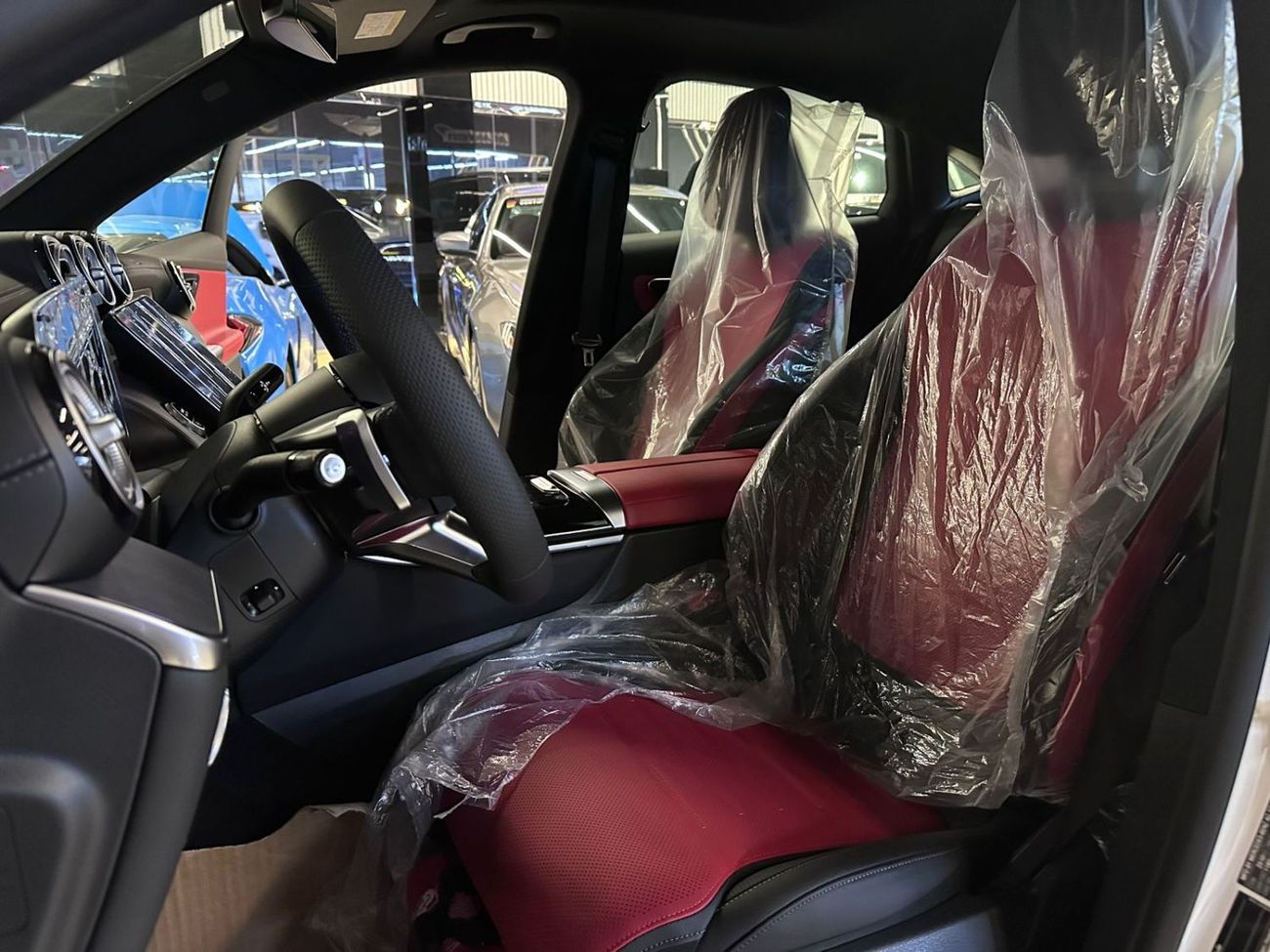 Mercedes-Benz GLC Coupe 200 4MATIC 2025 GLC200 COUPE AMG / PREMIUM PLUS / GCC / MERCEDES DEALERSHIP WARRANTY