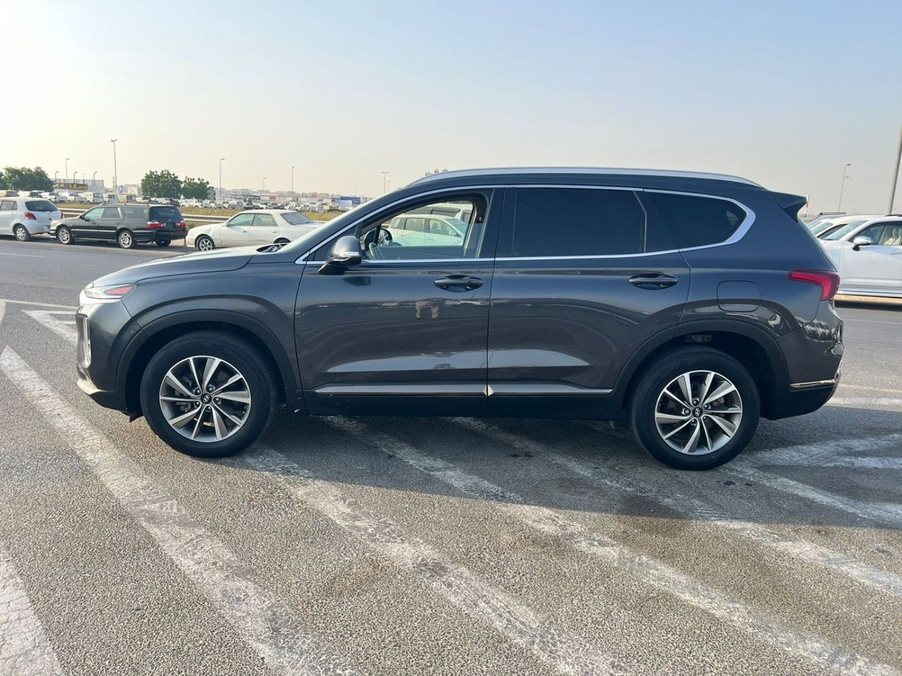 Hyundai Santa Fe 2020 Hyundai Santa Fe- Limited - 2.4L V4 - Full Option Panoramic View - Push Start - Leather and Ele