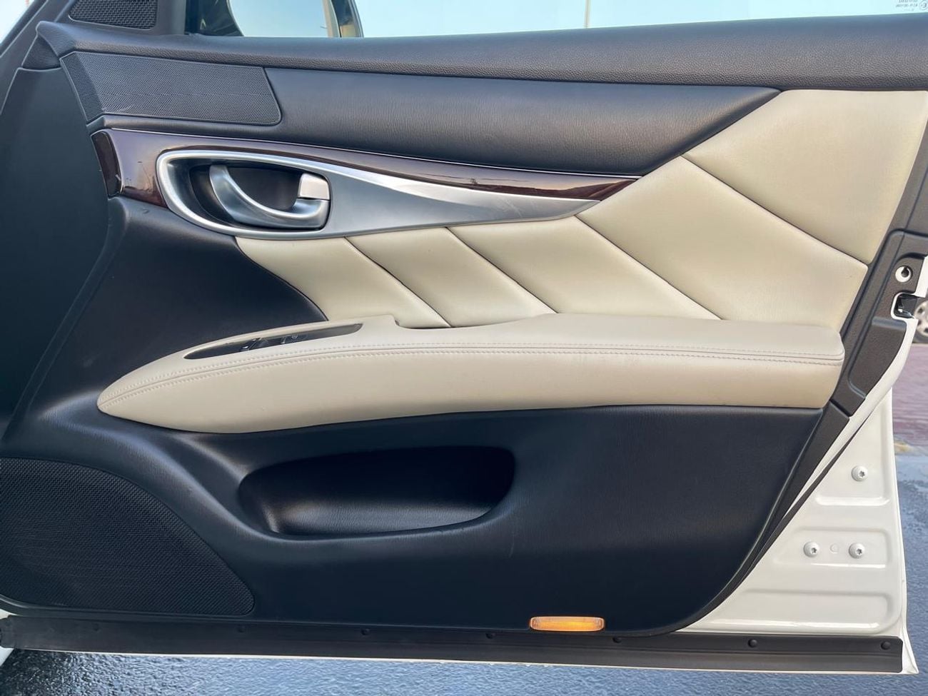 Infiniti Q70 EXCELLENCE