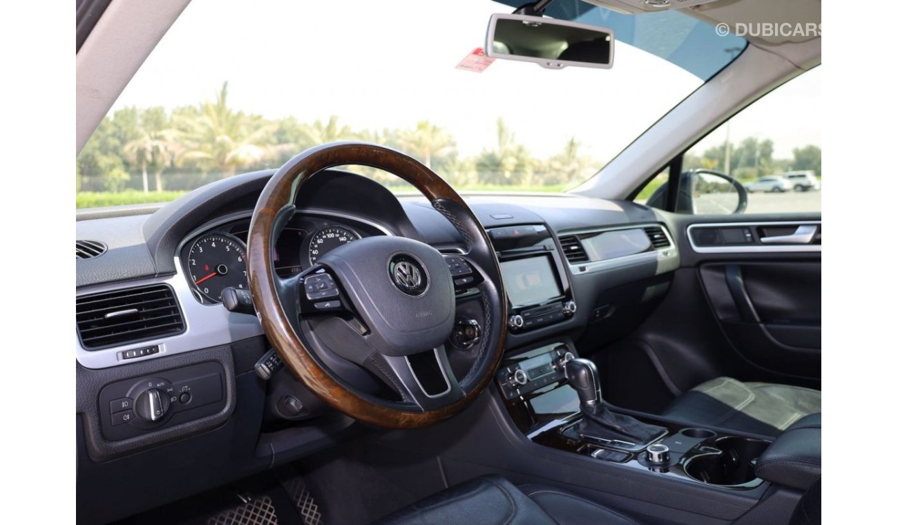 Volkswagen Touareg 3.6L V6 Petrol, Automatic, Four Wheel Drive| Excellent Condition | GCC Specs