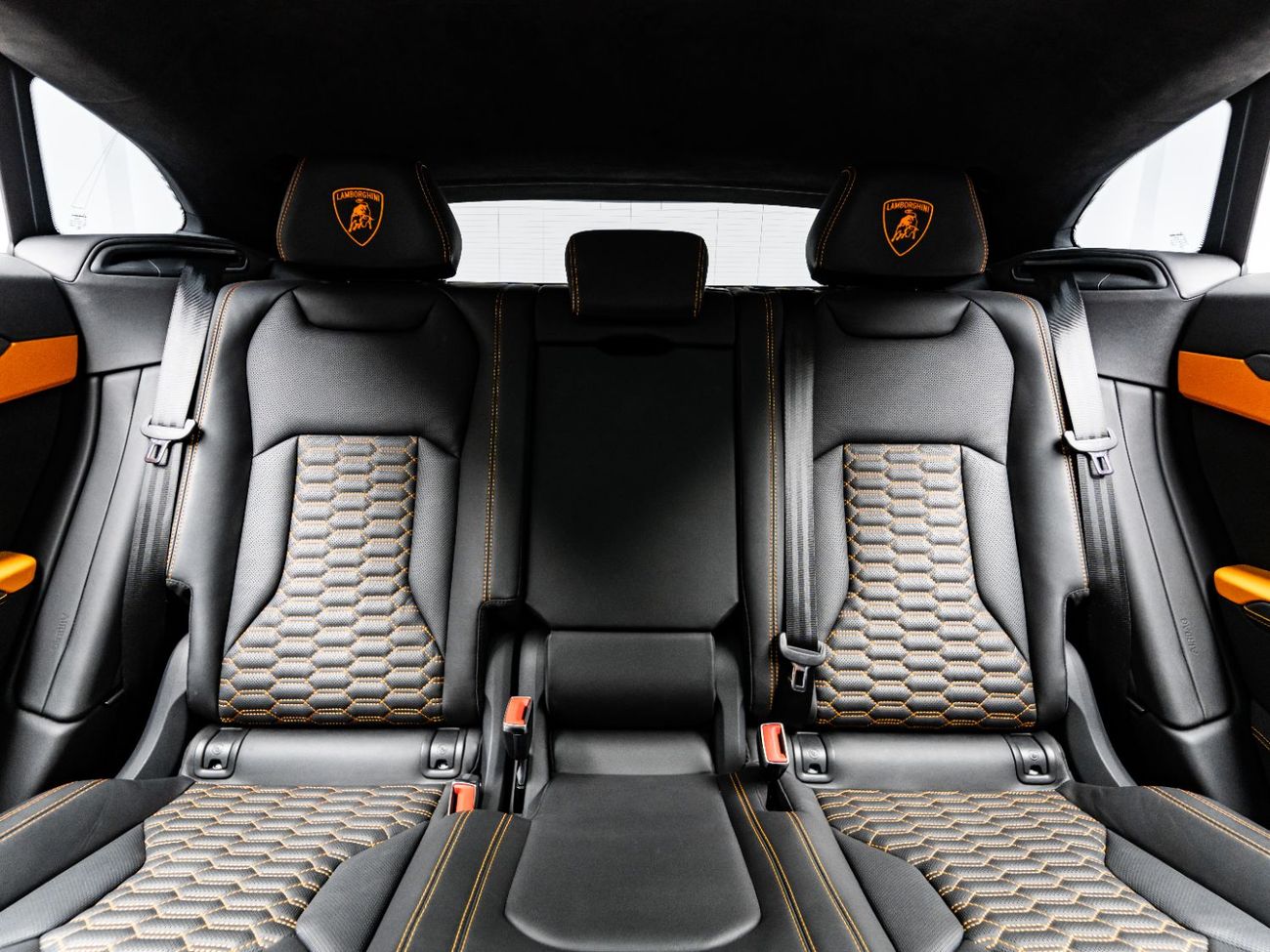 Lamborghini Urus STD 4.0T V8 2022 Lamborghini Urus, October 2026 Lamborghini Warranty, Full Service History, Low KMs,