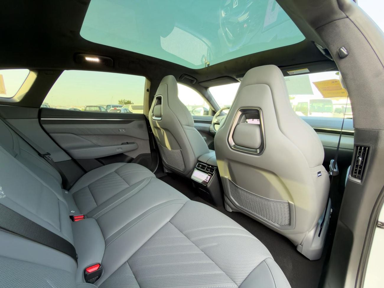 زيكر 001 Long Range AWD