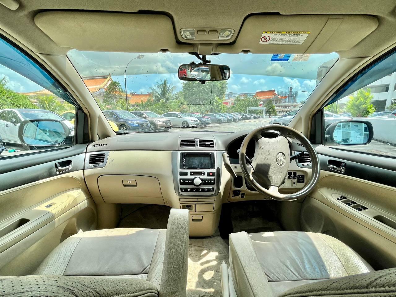 Toyota Picnic interior - Cockpit