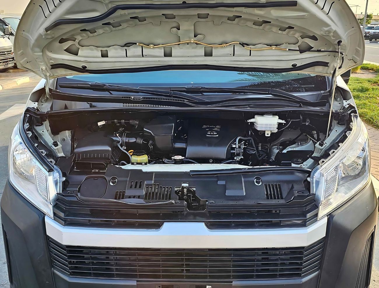 Toyota Hiace CHILLER VAN PATROL / HIGHROOF/ LOT# 6002958