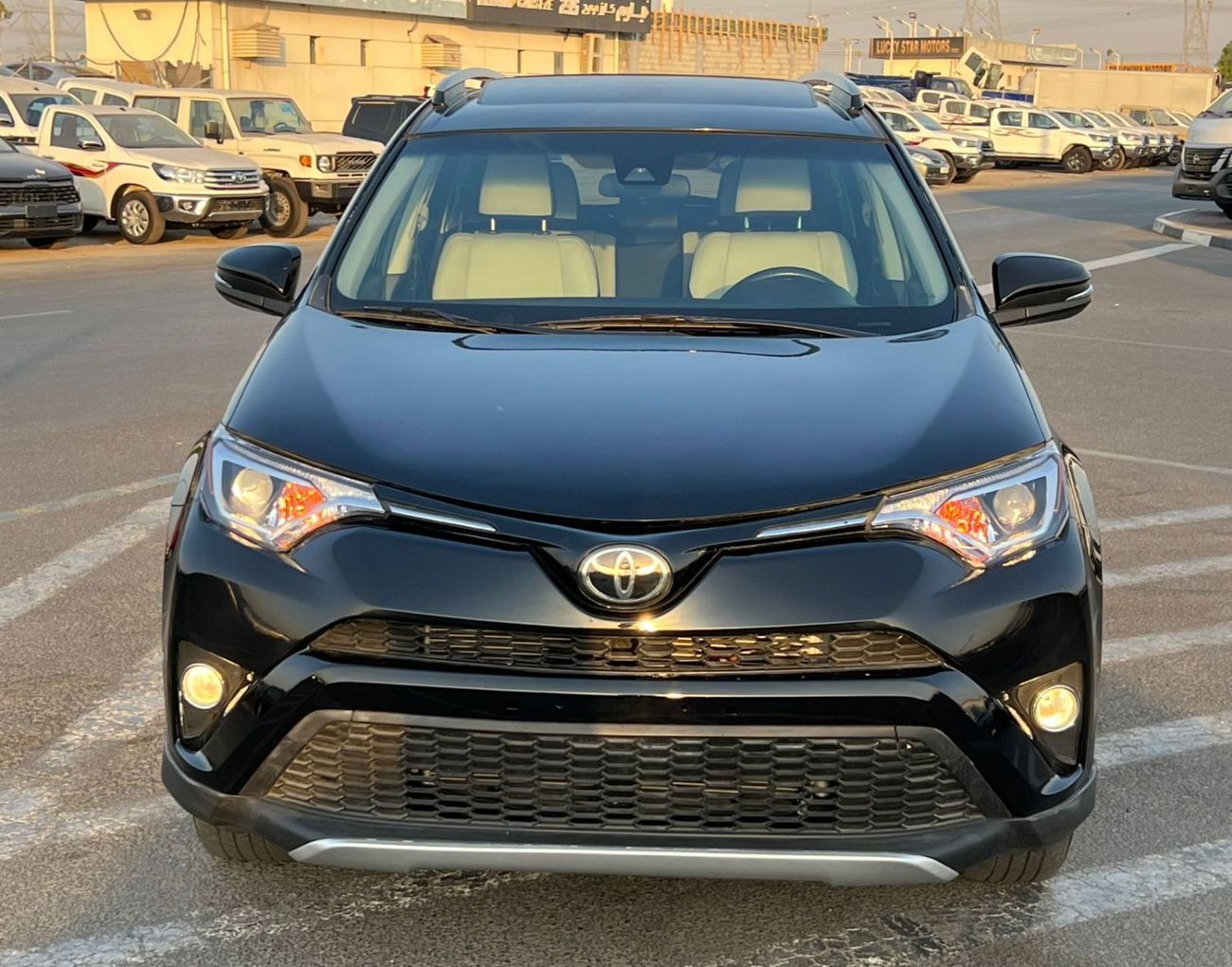 Toyota RAV4 2018 XLE - 2.5L V4-RearCam-AWD 4x4 - Push Start - Leather seat Sunroof