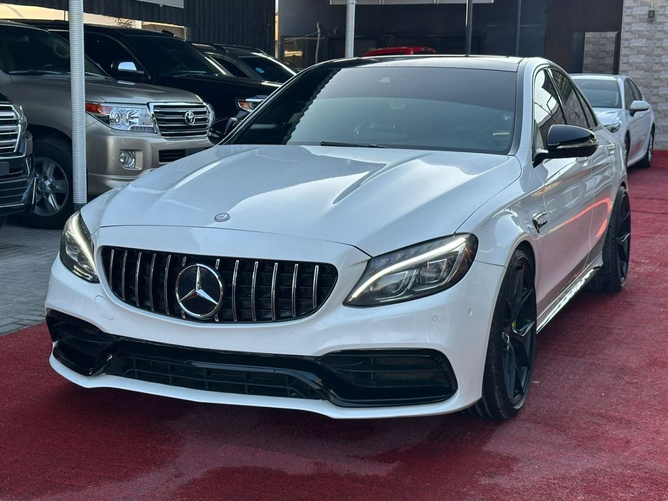 Mercedes Benz C63 AMG Std 4.0L Sedan