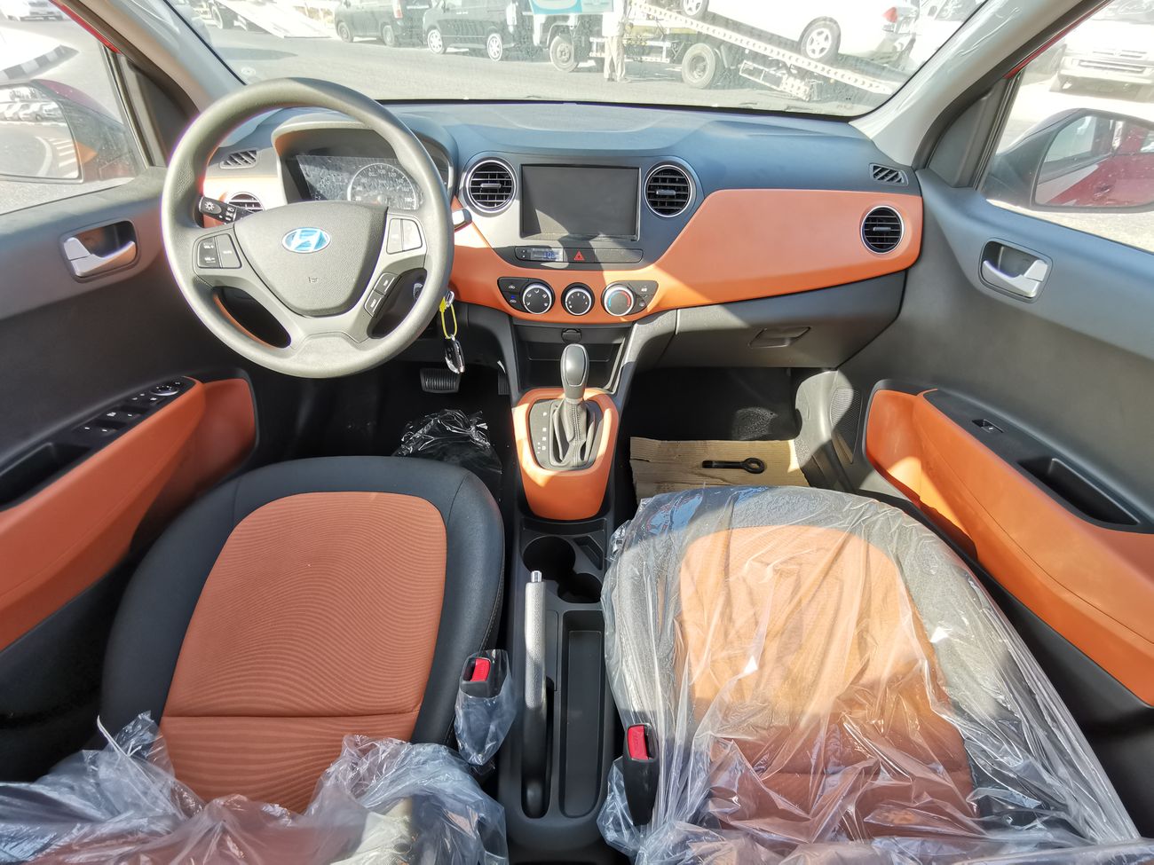 Hyundai Grand i10 1.2L PETROL, 14" TYRE, FABRIC SEATS, XENON HEADLIGHTS (CODE # HGI01)