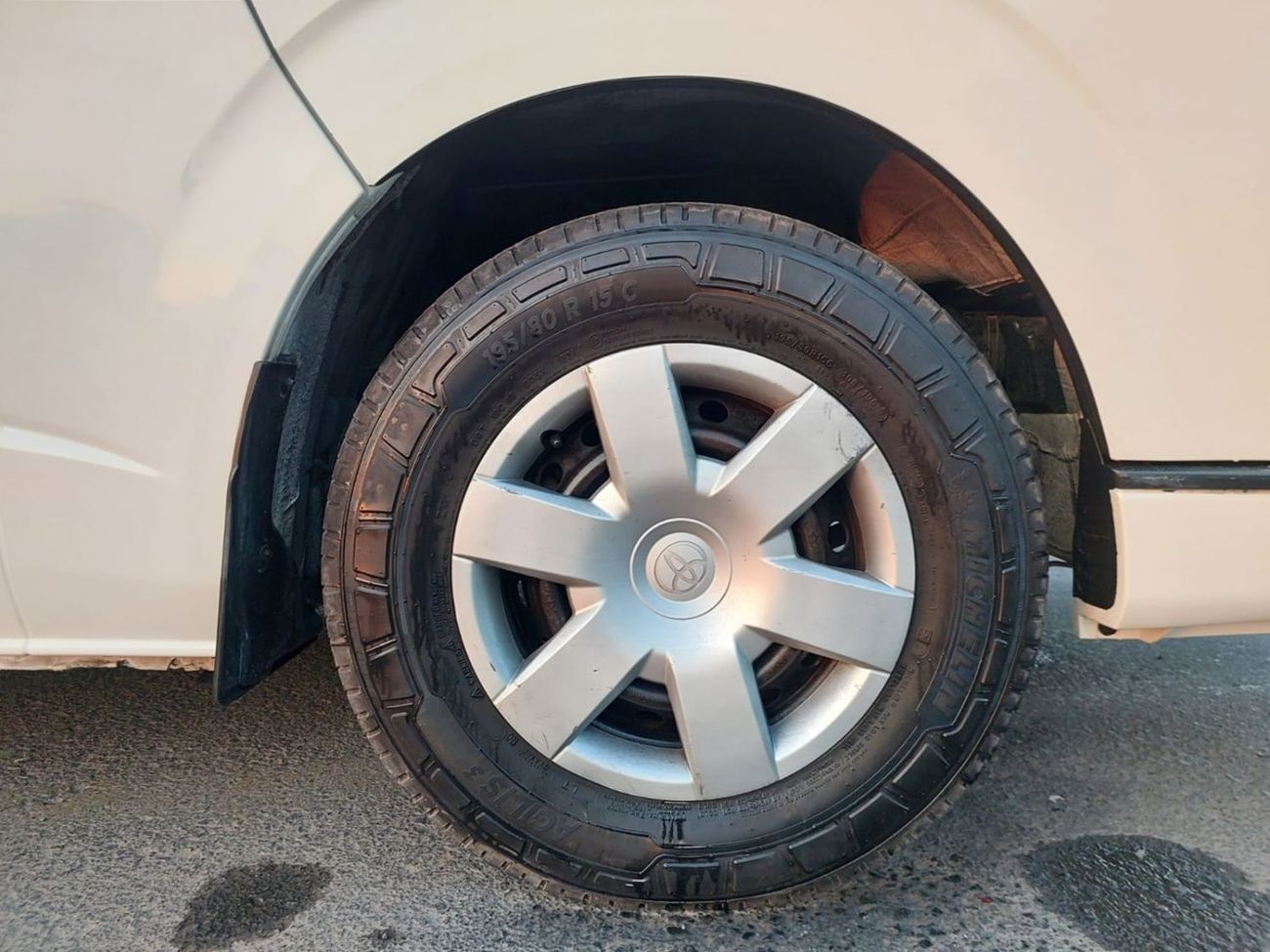 تويوتا هاياس TOYOTA HIACE COMMUTER VAN RHD 2016 MODEL 2.7 L PETROL AUTOMATIC(PM69524)