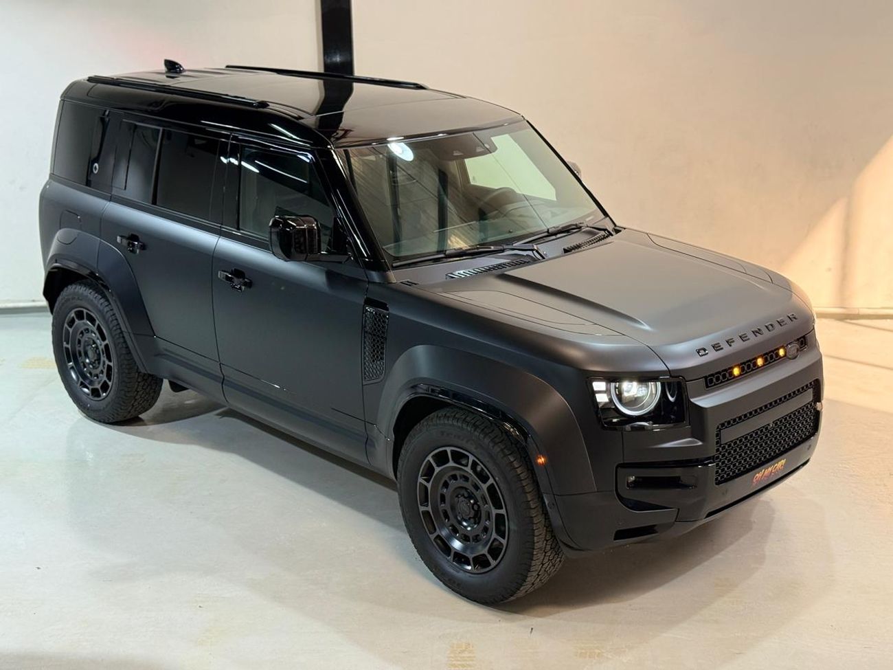 لاند روفر ديفندر 110 P635 OCTA V8 2026