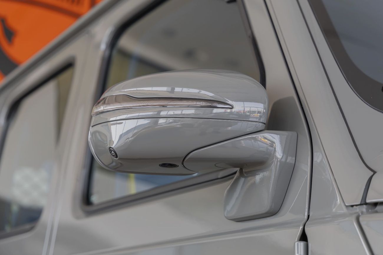 Mercedes-Benz G 63 AMG 4MATIC SUV BRABUS Kit 800 | Carbon Fiber Interior  Seats | Star Light Roof | Prefect Condition 2025