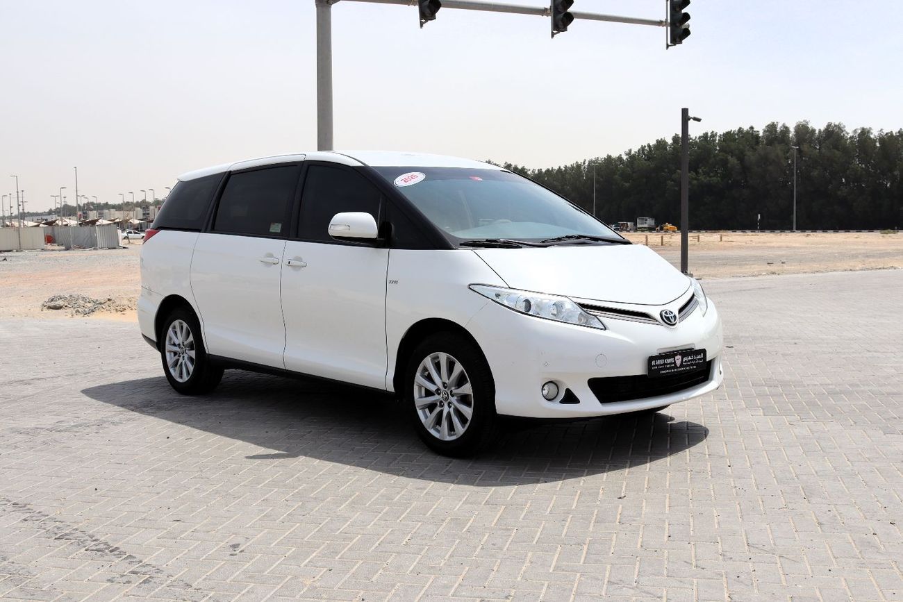 Toyota Previa ACCIDENTS FREE - GCC - ORIGINAL PAINT - S - PERFECT CONDITION INSIDE OUT