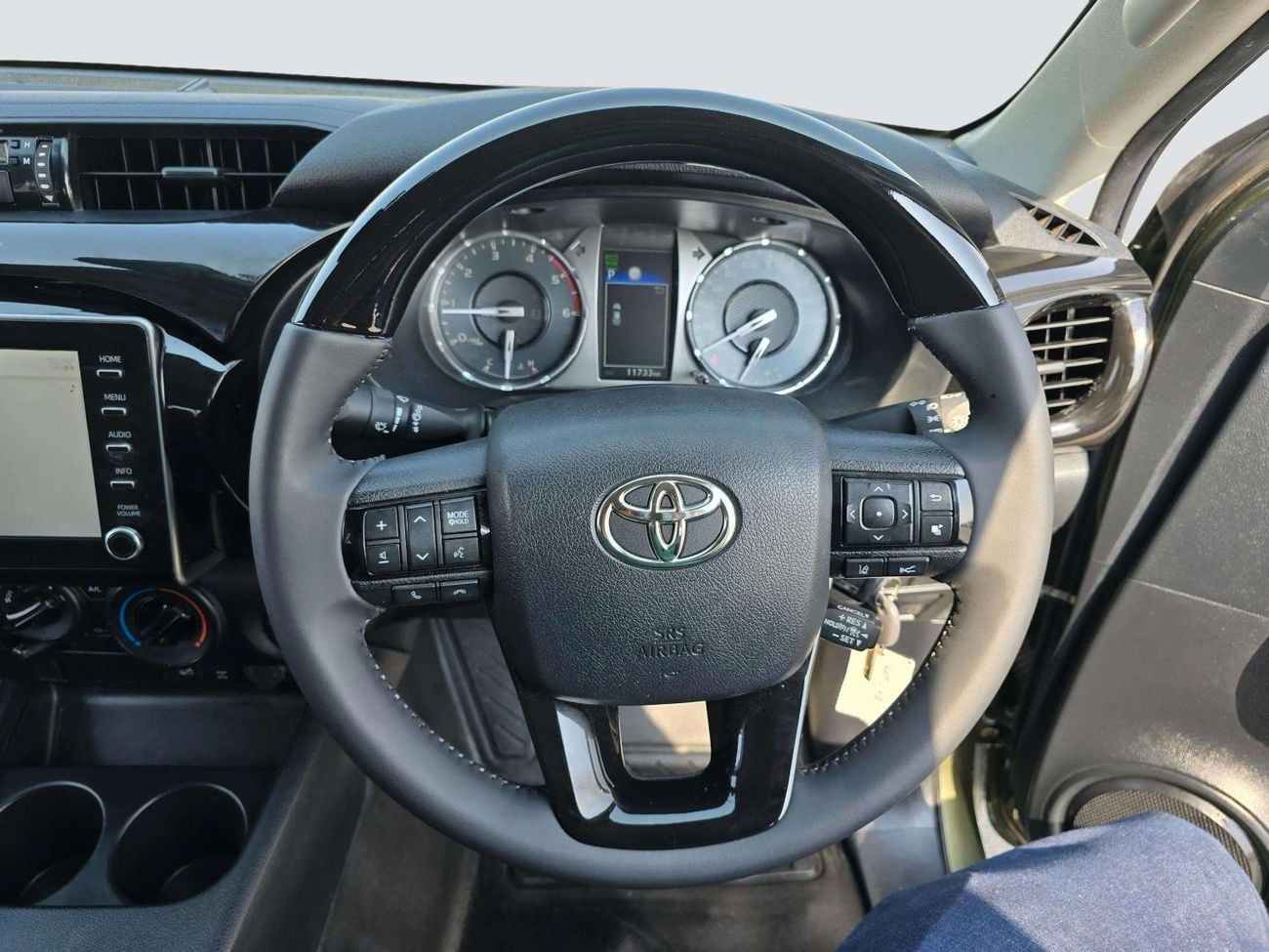 تويوتا هيلوكس SGLX 4X4 Diesel 2.8L Right Hand Drive (RHD)