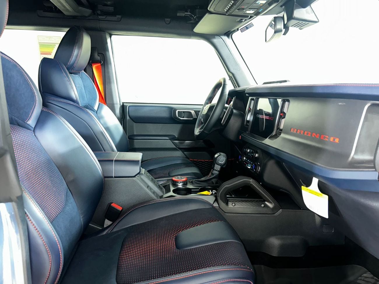 فورد برونكو RAPTOR /B4D4925 /AL TAYER MOTORS / AL QOUZ SHOWROOM