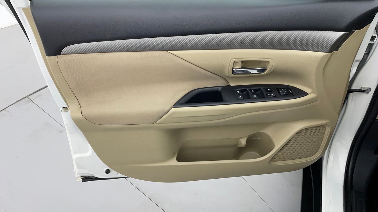 ميتسوبيشي آوتلاندر GLX BASIC 2.4 | بدون دفعة مقدمة | اختبار قيادة مجاني للمنزل