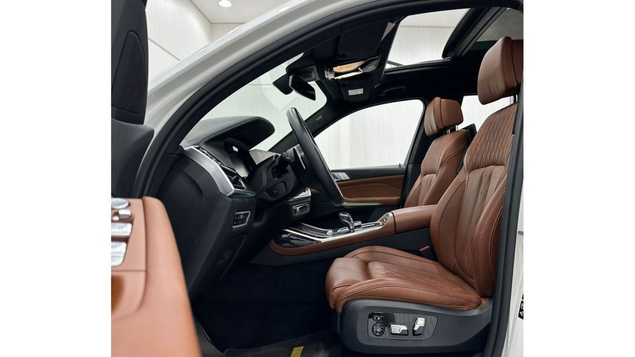 BMW X7 xDrive40i Luxury M Sport Package 2022 BMW X7 xDrive40i M-Sport 7 Seater, Jan 2027 BMW Warranty + Ser