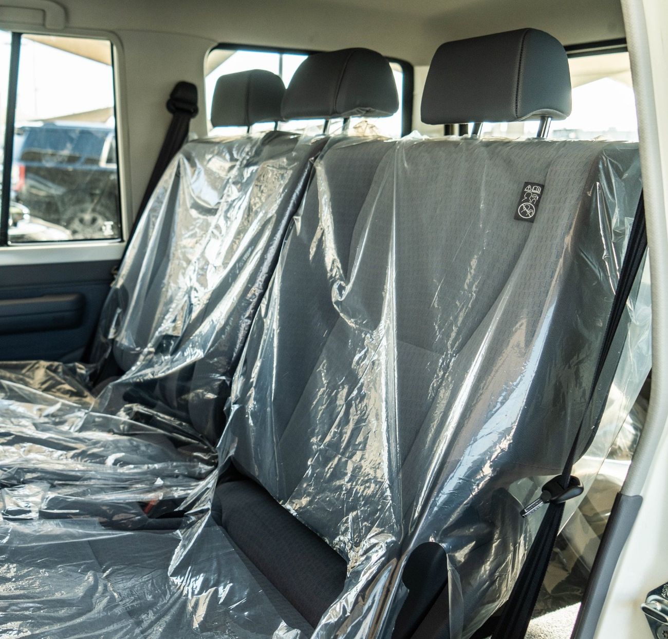 تويوتا لاند كروزر LC 76 | 2.8L | V4 | DSL | MT | 2025