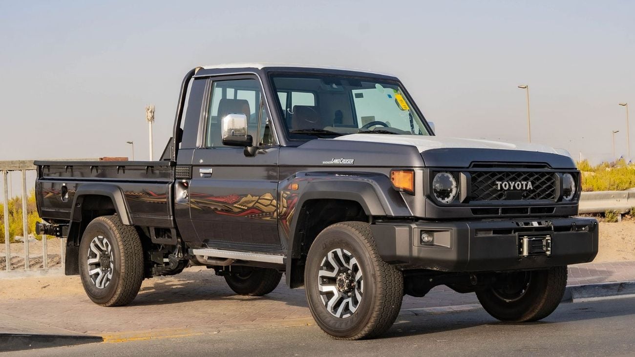 Toyota Land Cruiser Pick Up 2025 Toyota Land Cruiser LC 79 4.0L AT Petrol (Gray)