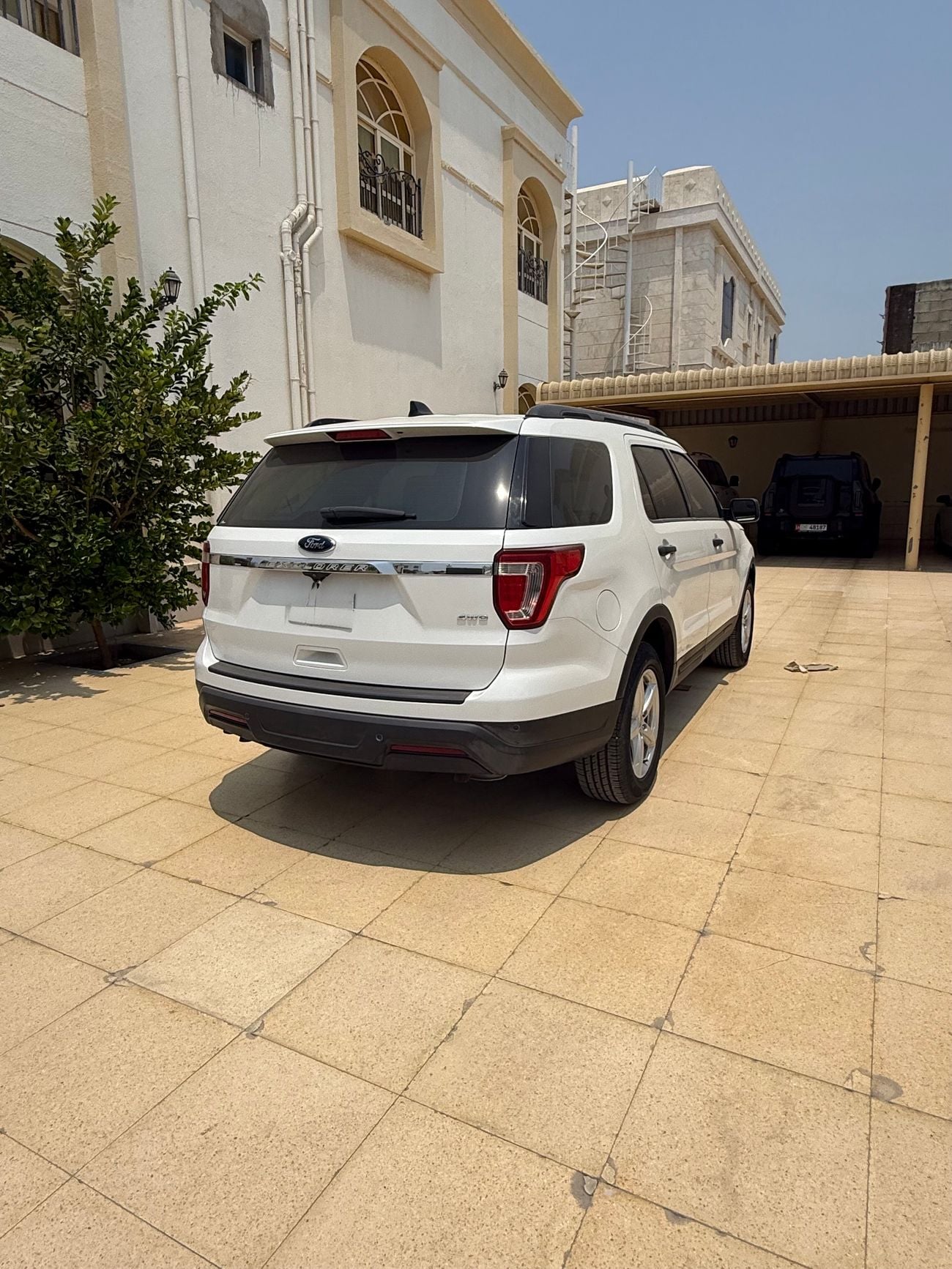 Ford Explorer BASE