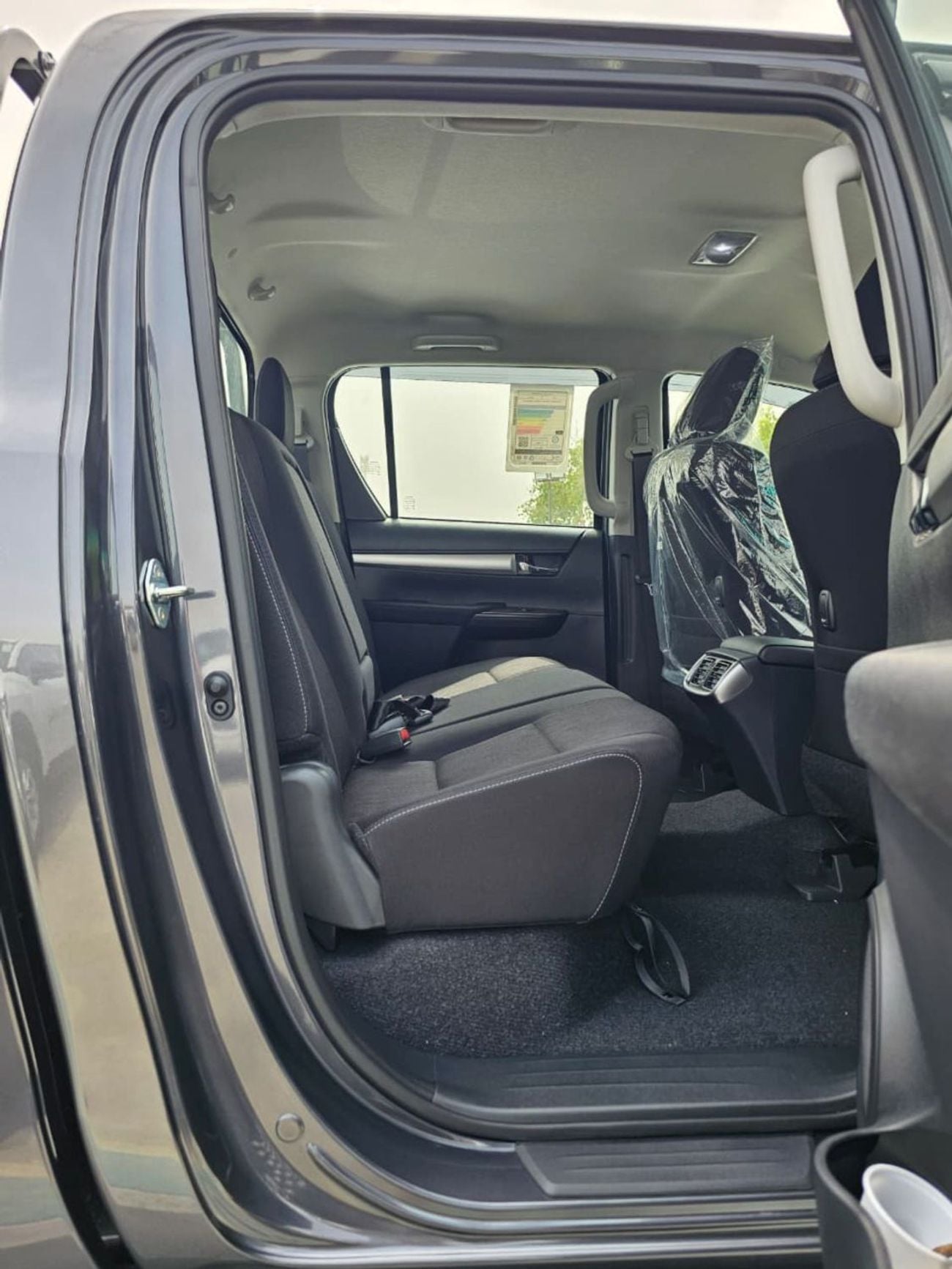 Toyota Hilux SR5 STD || 4.0L PETROL 4WD | WOOD INTERIOR W VISOR | BLIND SPOT | DIFFLOCK | DVD+CAMERA (CODE # H6B)