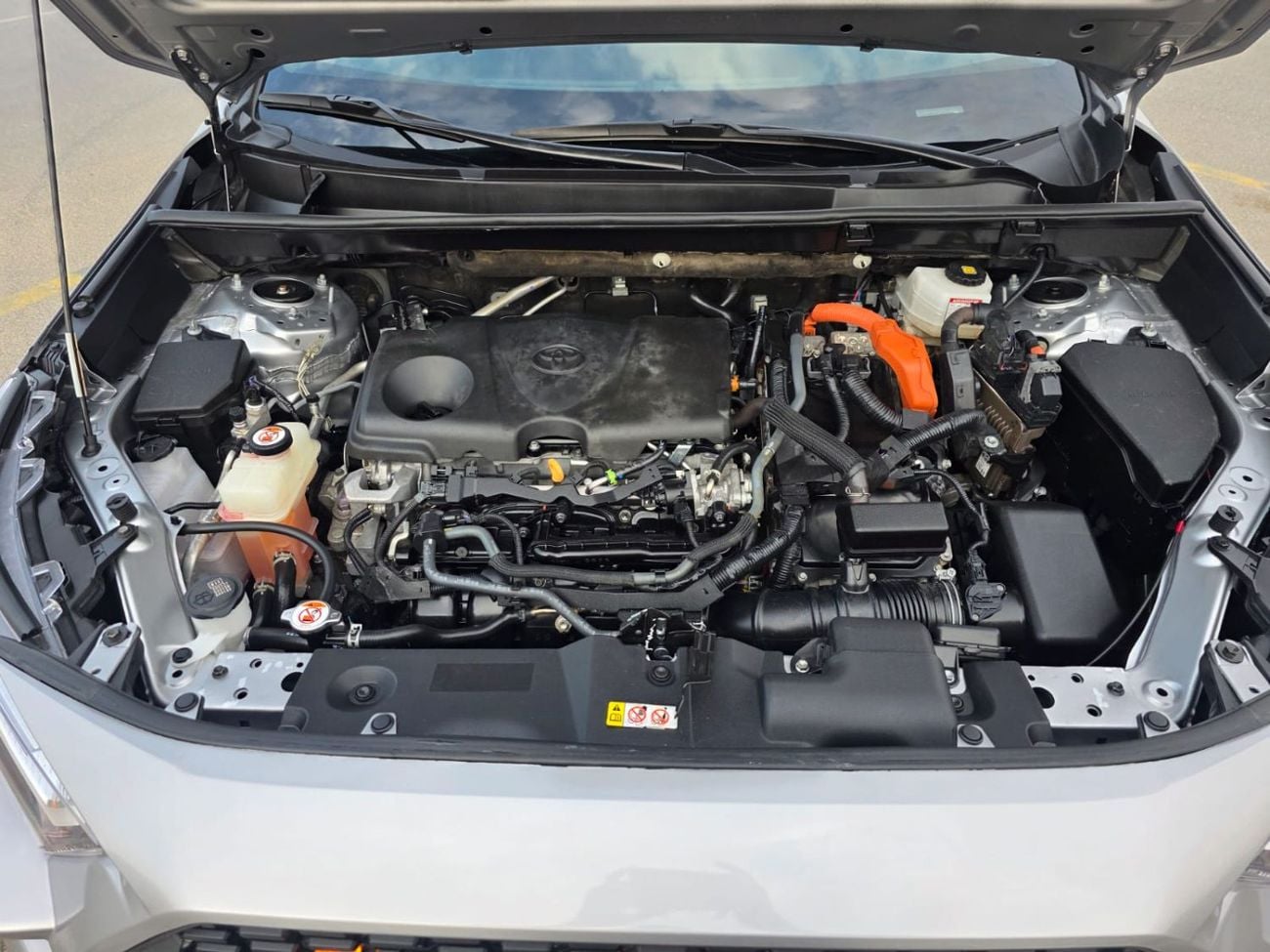 تويوتا راف ٤ 2.5L XLE Hybrid