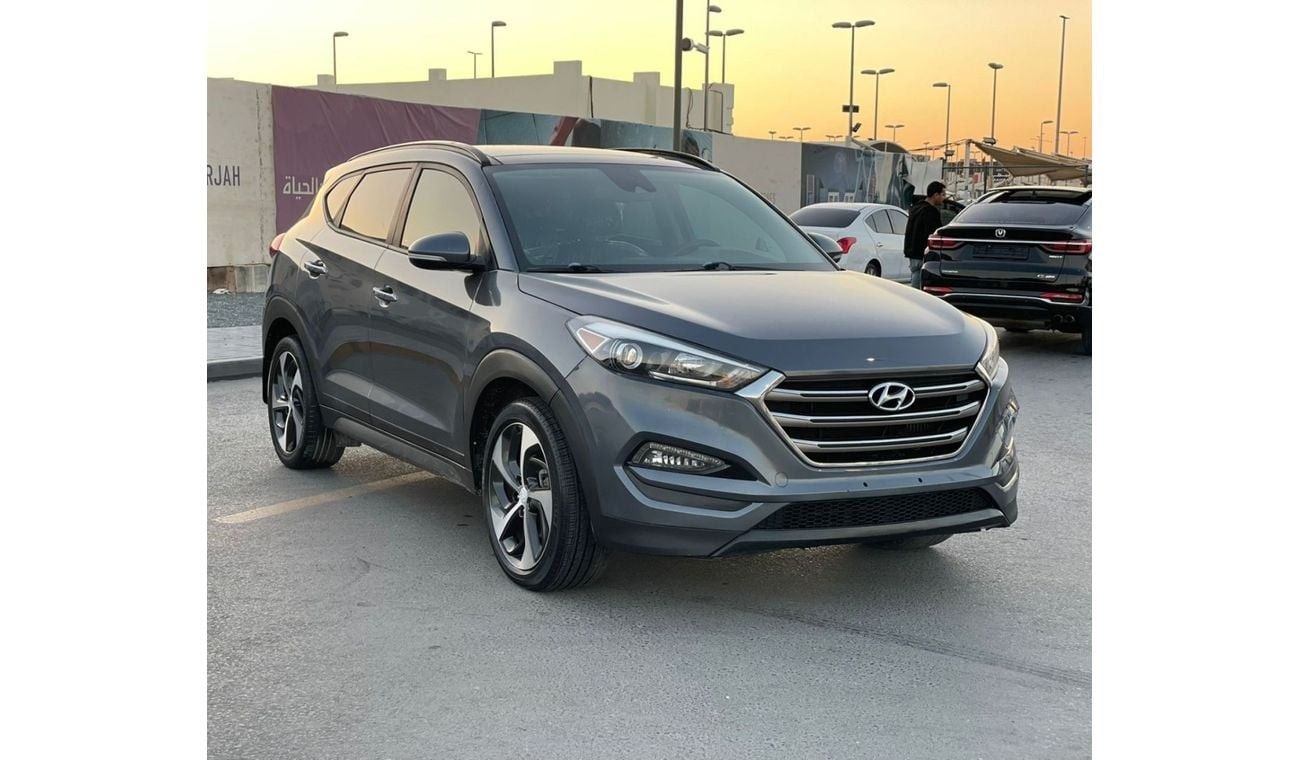 Hyundai Tucson Basic Panorama 1.6L In excellent condition and requires no expenses