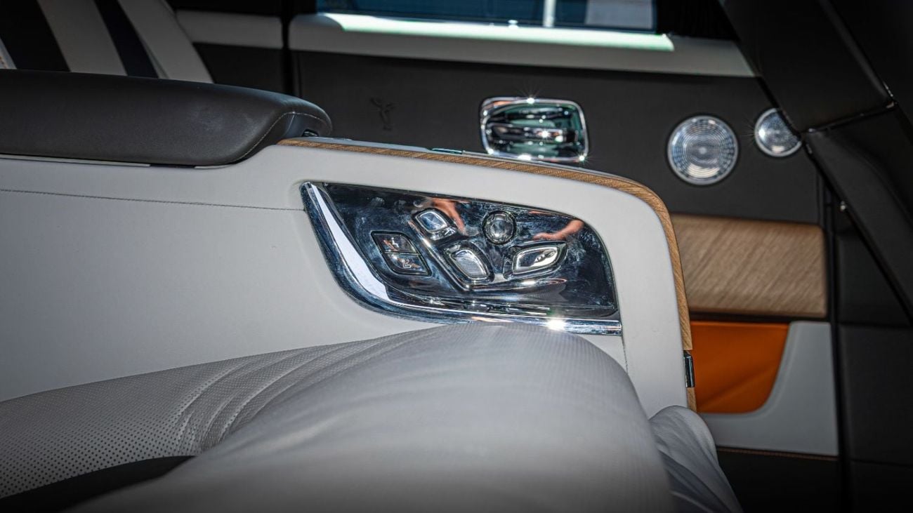 Rolls Royce Cullinan STD 2023 GCC 4 SEATS VIP DEALER WARRANTY AND SERVICES