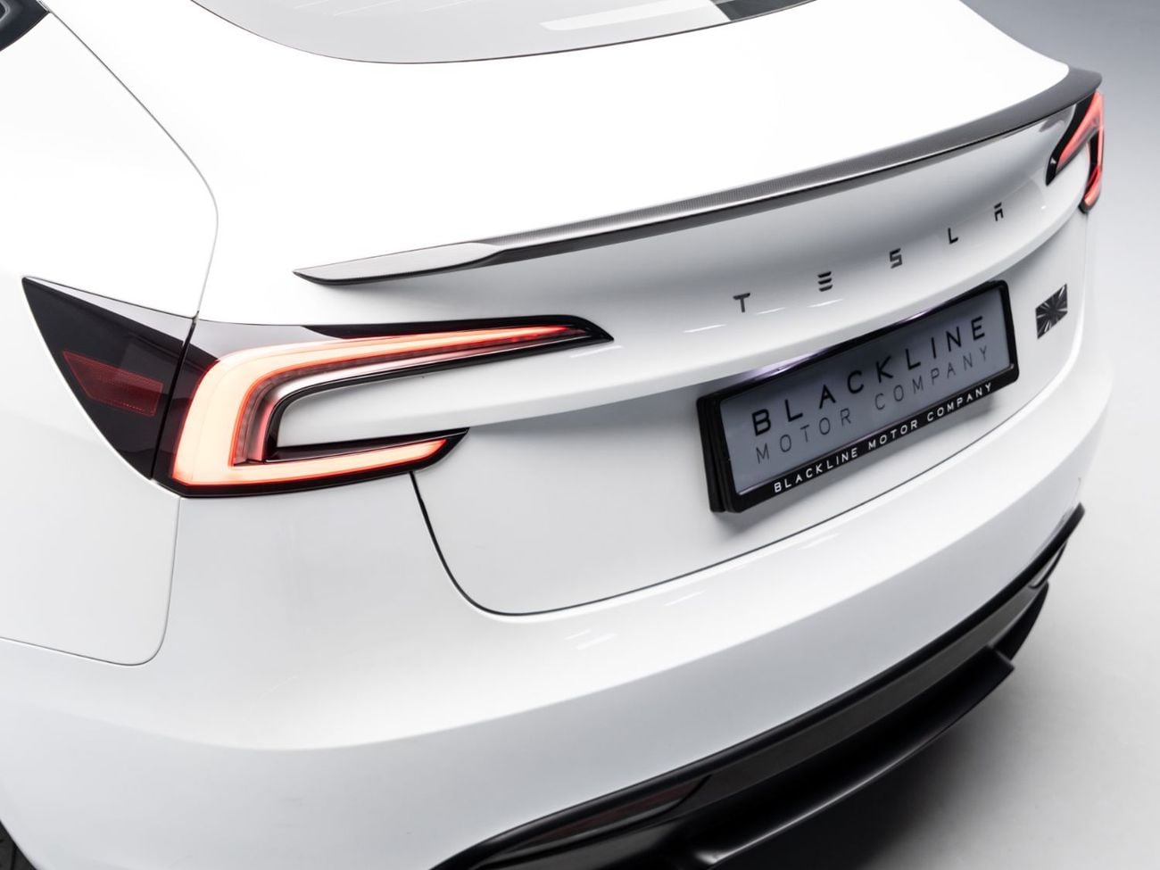 Tesla Model 3 PERFORMANCE BUY NOW, PAY 2027 | THE BLACKLINE STANDARD | Tesla Warranty, Carbon Fibre, GCC