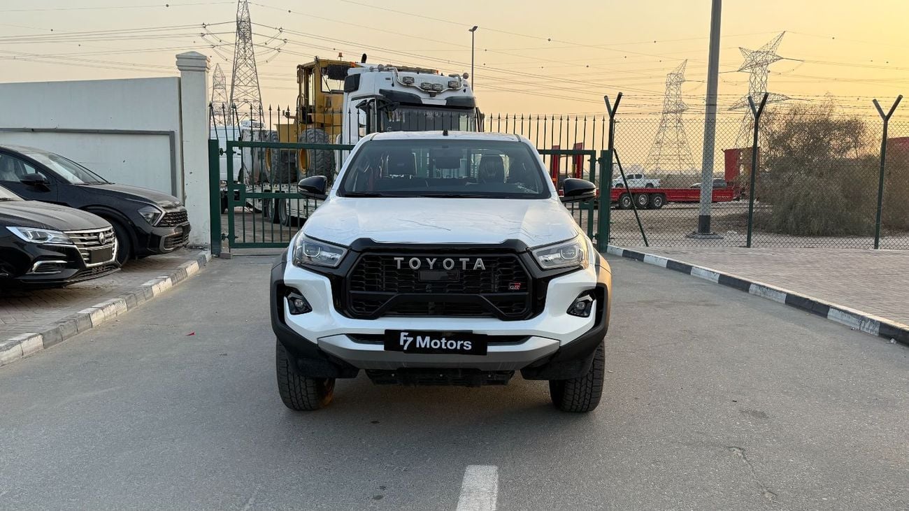 تويوتا هيلوكس GR Sport 4.0L