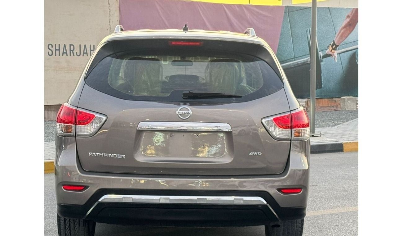 Nissan Pathfinder Platinum 3.5L In excellent condition and requires no expenses