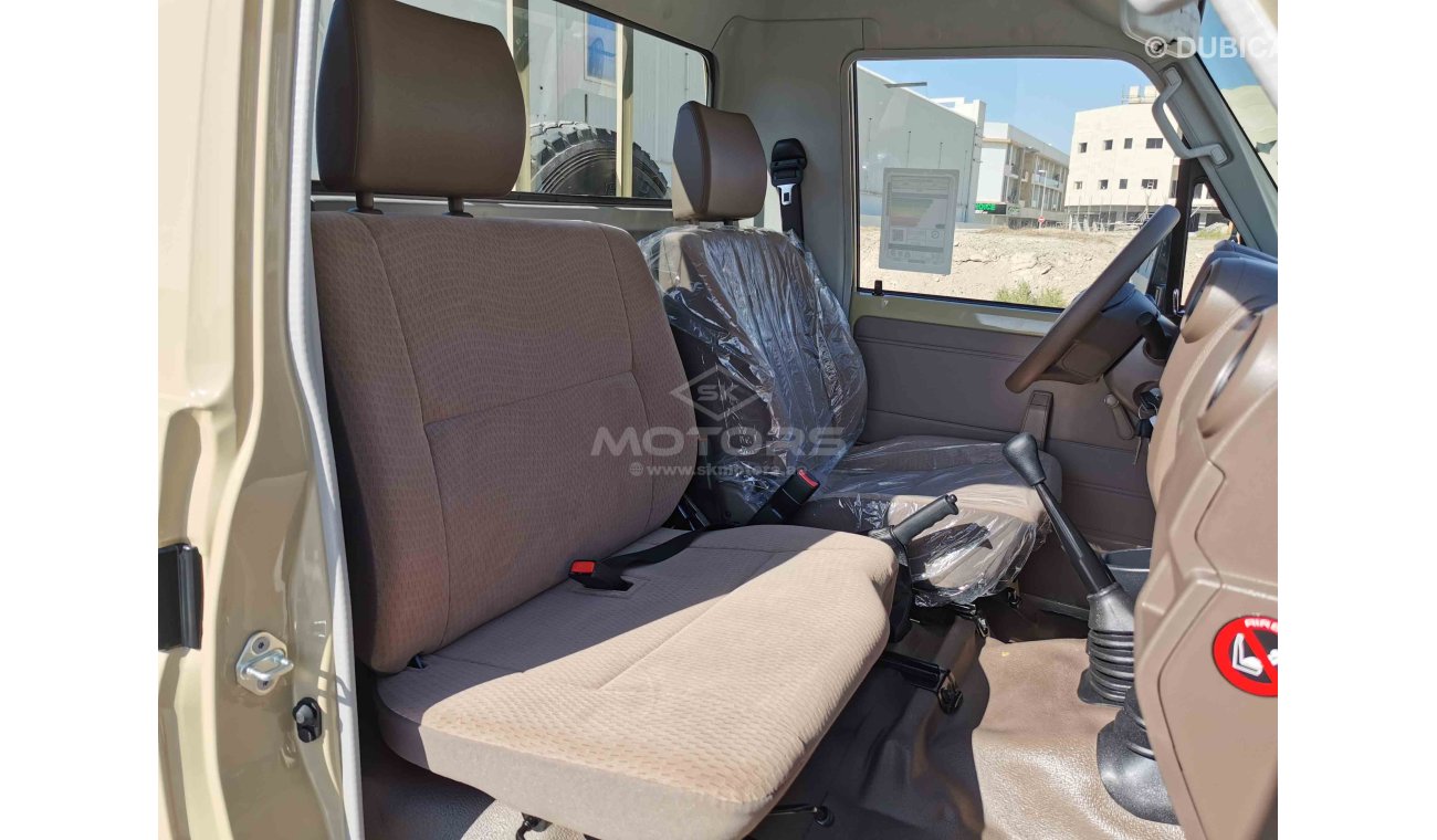 Toyota Land Cruiser Pick Up 4.0L PETROL, MANUAL WINDOWS (CODE # LCSC02)