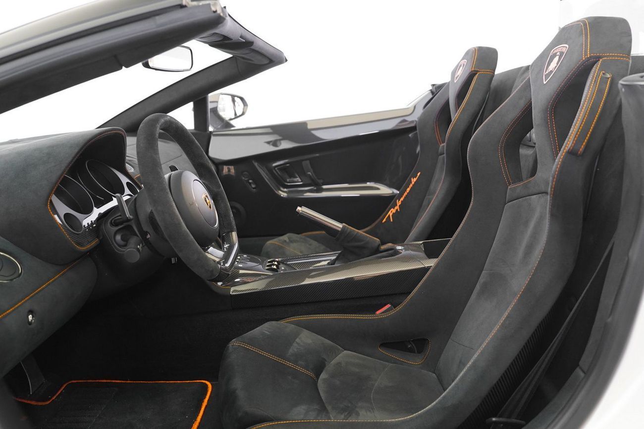 لامبورغيني جاياردو PERFORMANTE SPYDER