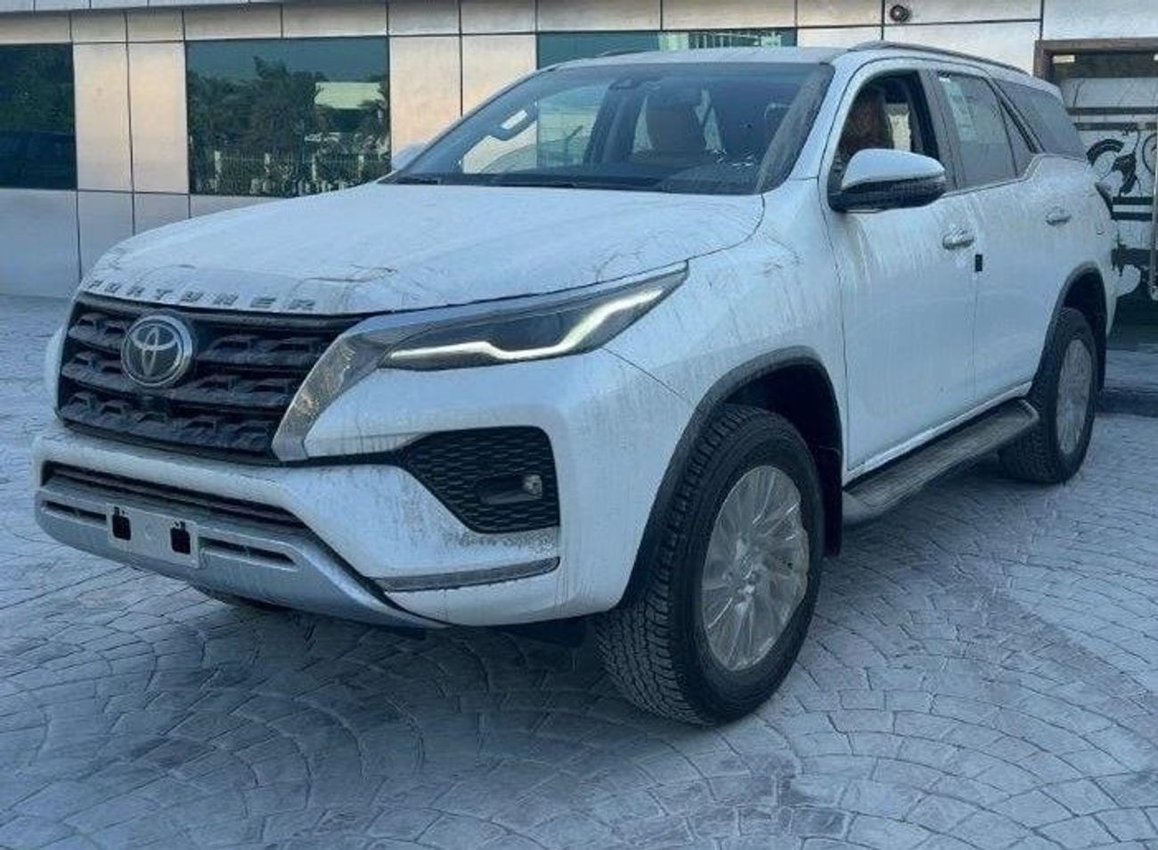 Toyota Fortuner 2.8L DIESEL A/T PADDLE SHIFT + RADAR GCC 2024 MODEL