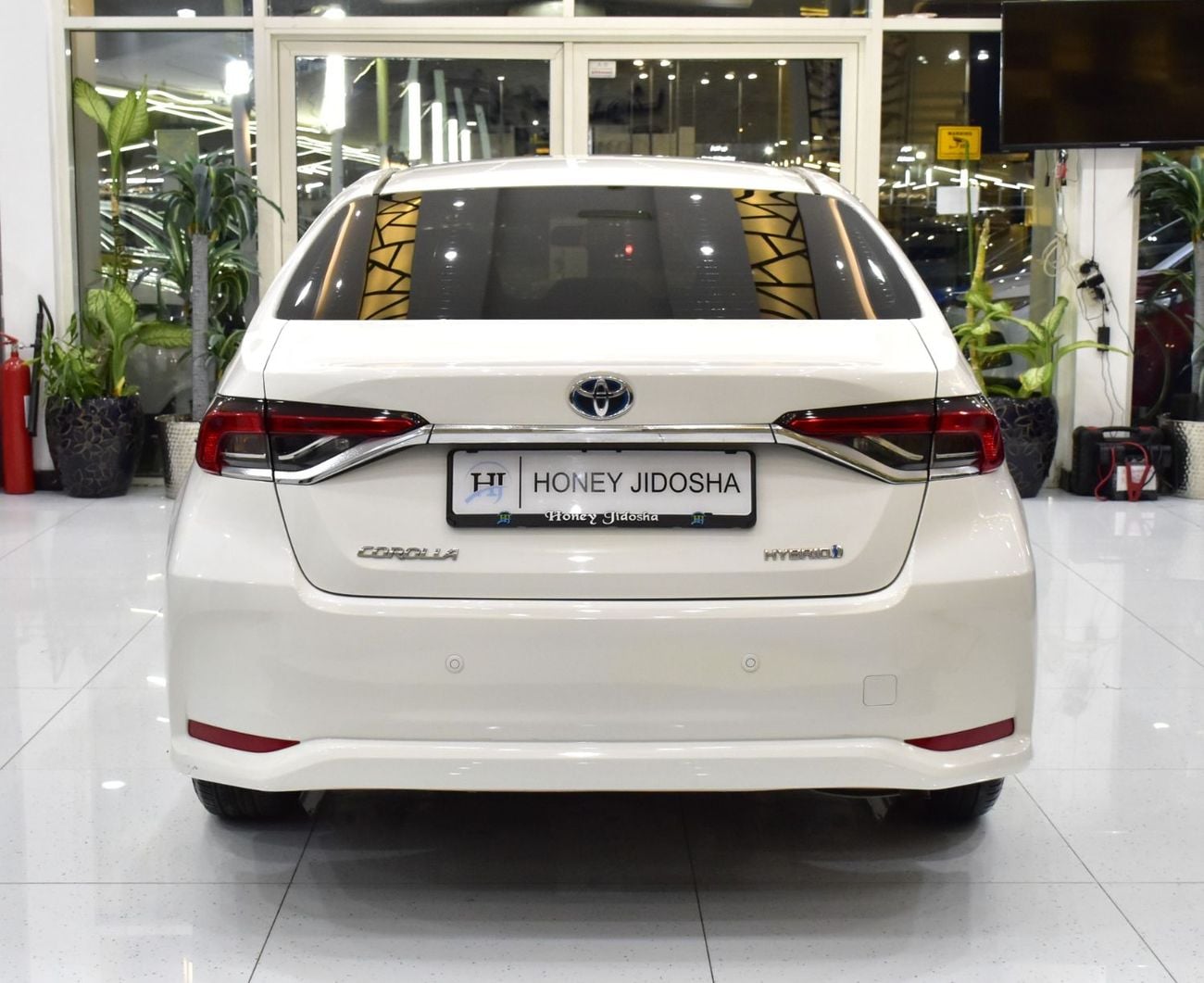 تويوتا كورولا EXCELLENT DEAL for our Toyota Corolla Hybrid ( 2020 Model ) in White Color GCC Specs