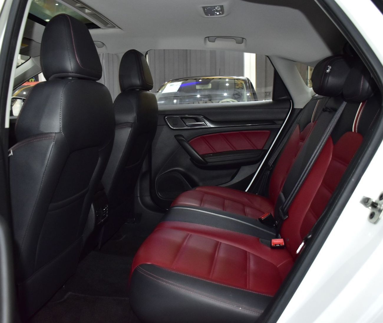 أم جي 6  EXCELLENT DEAL for our MG MG6 20T ( 2022 Model ) in White Color GCC Specs