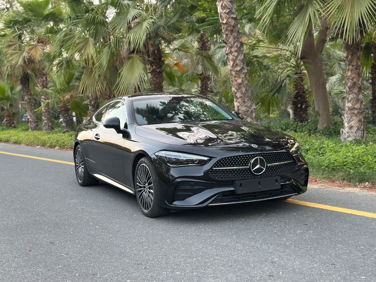 مرسيدس بنز CLE 200 كوبيه  2025 CLE 220d | 2.0L Diesel 4-cylinder | 220 HP | Like New