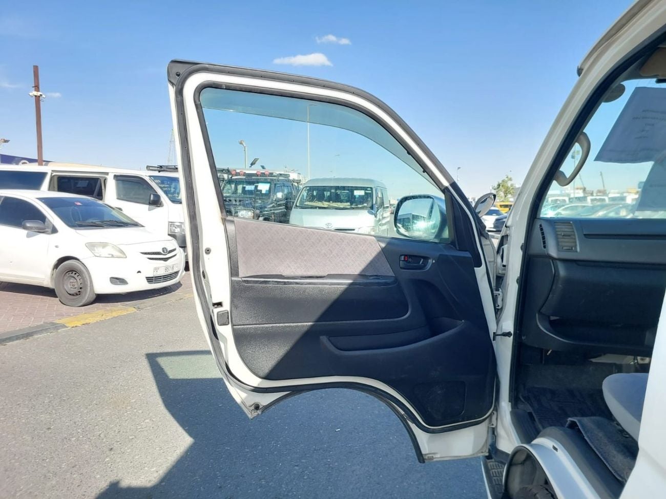 Toyota Hiace TOYOTA HIACE VAN RHD 2007 MODEL 2.0 L PETROL AUTOMATIC(PM69704)