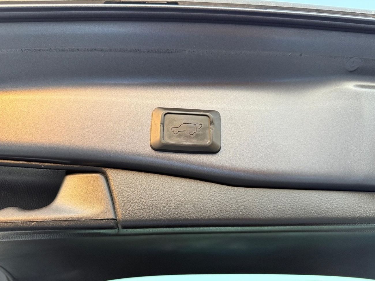 تويوتا راف ٤ Japan 2.0 L Full Option 360 camera,leather seats, power seat,head up display